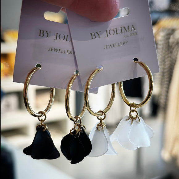 Nice hoop earring, by Jolima