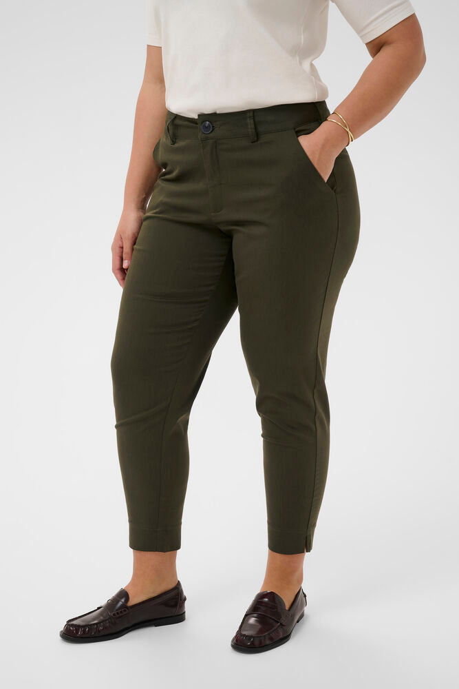 Leana Chinos 7/8 - Kaffe Curve