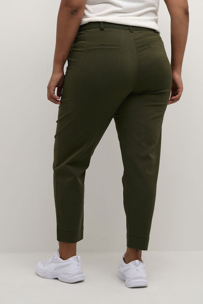 Leana Chinos 7/8 - Kaffe Curve