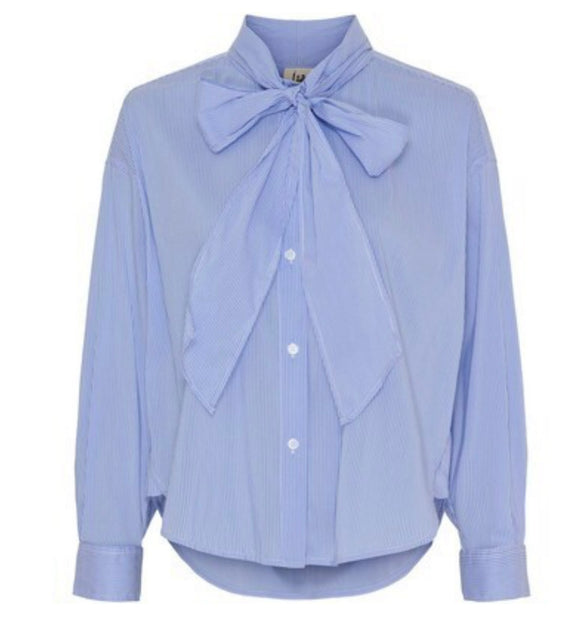 Sigga bow shirt, Isay