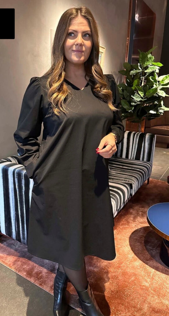 Sigga v-neck dress, Isay