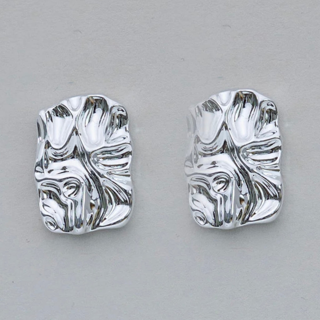 Em earrings, BOW19