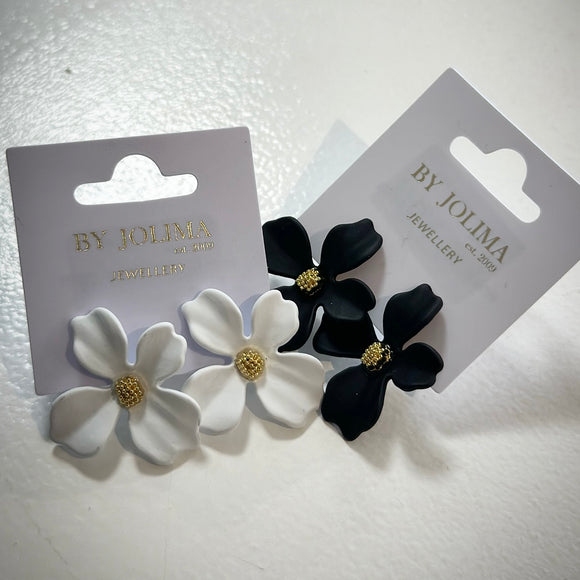 Lilly flower earring, by Jolima