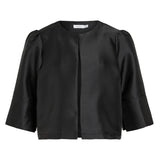 ViKelsey bolero, Vila