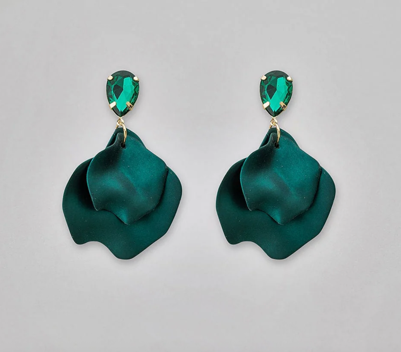 Leaf earring w. stone, BOW19