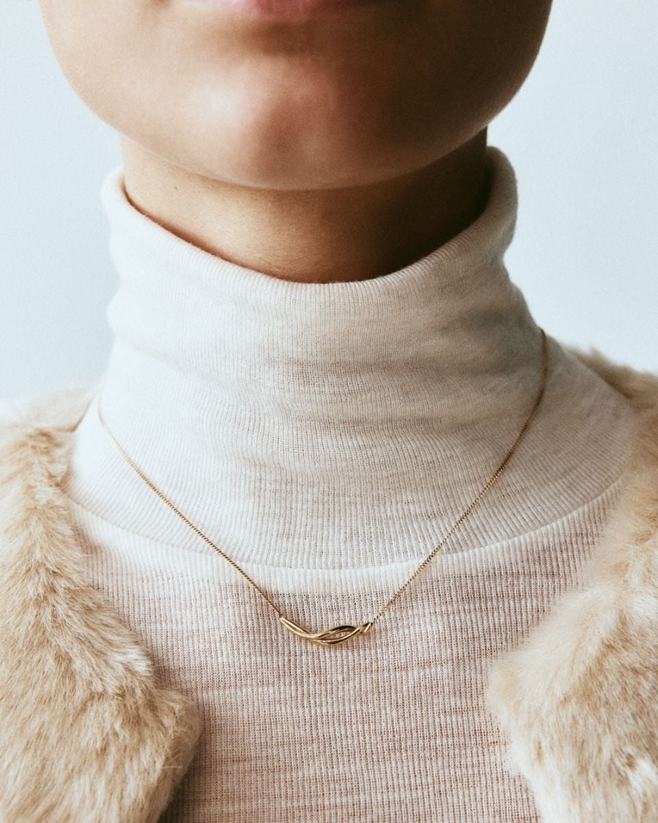 Nouveau Halsband, Edblad