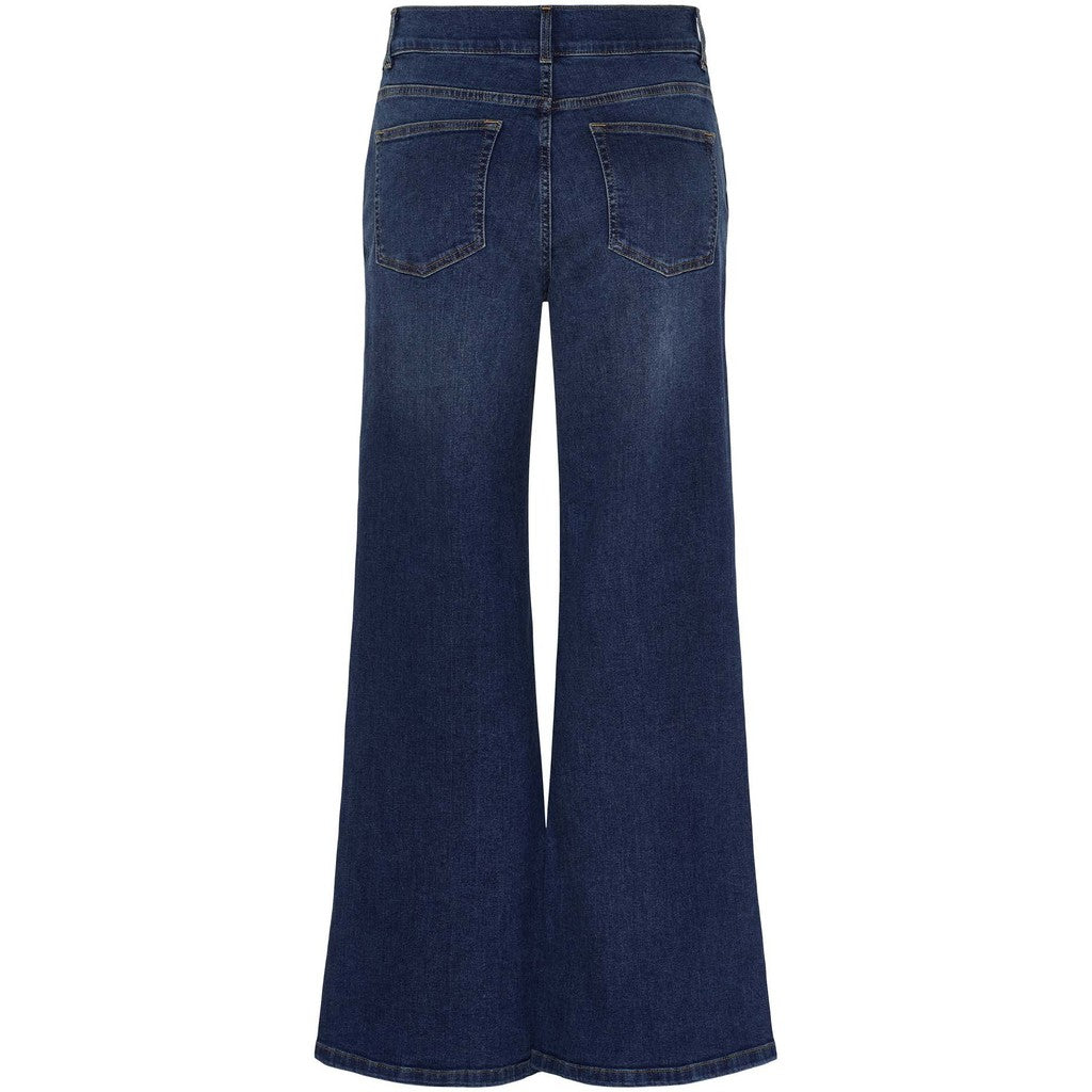 Bologna Jeans, Isay
